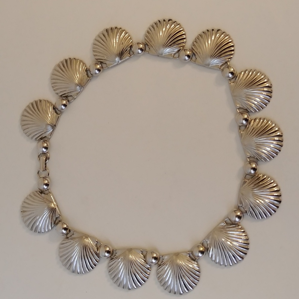 Vintage Silver Clam Shell Necklace